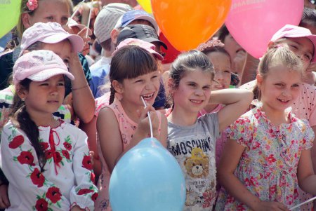 Для детей Пересыпи организовали красочный праздник (фоторепортаж) 