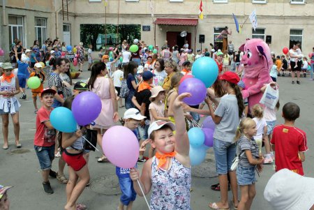 Для детей Пересыпи организовали красочный праздник (фоторепортаж) 