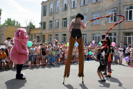 Для детей Пересыпи организовали красочный праздник (фоторепортаж) 