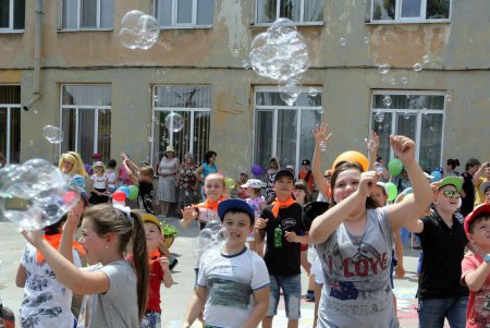 Для детей Пересыпи организовали красочный праздник (фоторепортаж) 