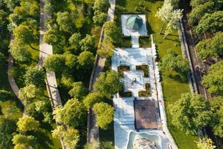 Стамбульский парк Одессы обновляет «прикид» (фото)