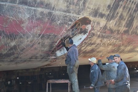 Одесская судоверфь после долгого простоя приняла в ремонт первое судно (фото)
