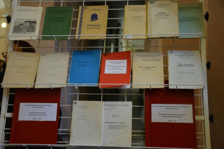 Кладезь мудрости Одессы представил уникальные издания двухвековой давности (фото)