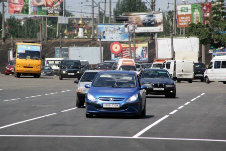 У Пересыпского моста наступило транспортное просветление (фоторепортаж)