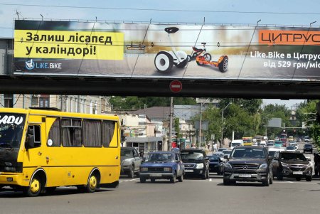 У Пересыпского моста наступило транспортное просветление (фоторепортаж)