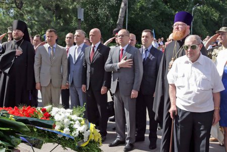 Одесситы почтили память жертв войны 1939-1945 годов в Украине (фото)