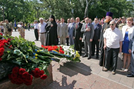 Одесситы почтили память жертв войны 1939-1945 годов в Украине (фото)