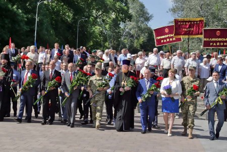 Одесситы почтили память жертв войны 1939-1945 годов в Украине (фото)
