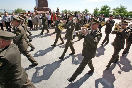Одесситы почтили память жертв войны 1939-1945 годов в Украине (фото)