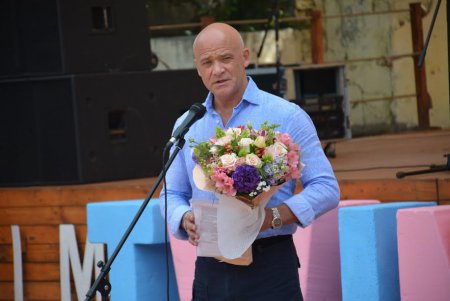 Фестиваль близнецов: одесские пятерняшки принимают поздравления