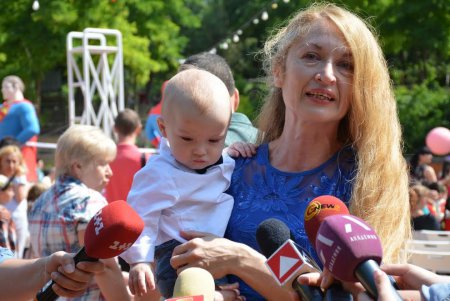 Фестиваль близнецов: одесские пятерняшки принимают поздравления