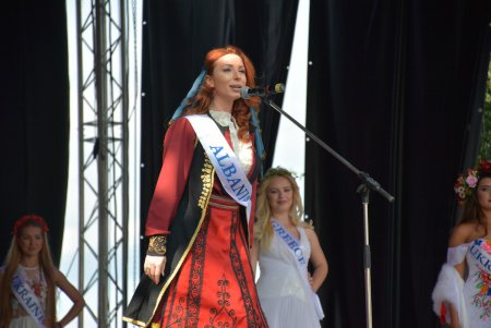 «Мисс Туризм-2017» снова в Одессе: участницы продемонстрировали свои таланты и национальные костюмы (фото)
