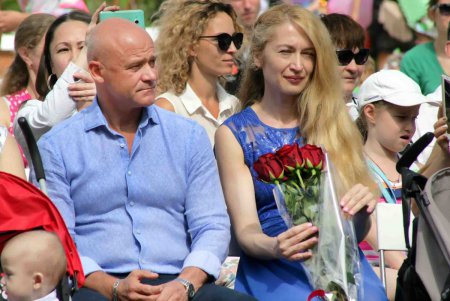В Одессе прошло дефиле близнецов и двойняшек (фоторепортаж)   