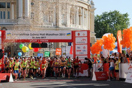 В Одессу не просто хотят, а согласны бежать за бесконечным многообразием города (фоторепортаж)