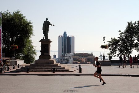 В Одессу не просто хотят, а согласны бежать за бесконечным многообразием города (фоторепортаж)