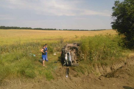 Смертельное ДТП под Одессой: трое взрослых погибли, дети с политравмами — в больнице (фото) 