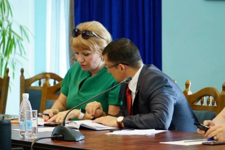 Более сотни воспитанников одесских приютов не могут получить статус сироты (фото)