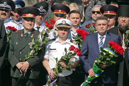 Официальные мероприятия ко Дню Конституции (фоторепортаж)