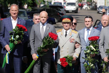 Официальные мероприятия ко Дню Конституции (фоторепортаж)