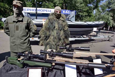 Военные и одесские нацгвардейцы провели тематическую демонстрацию (фоторепортаж)