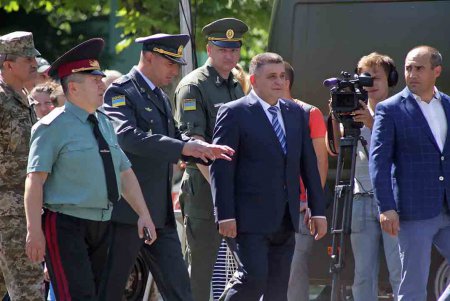 Военные и одесские нацгвардейцы провели тематическую демонстрацию (фоторепортаж)