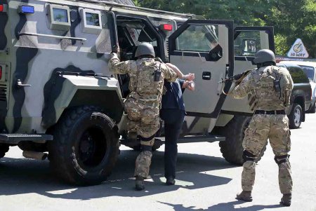 Военные и одесские нацгвардейцы провели тематическую демонстрацию (фоторепортаж)