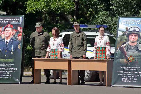 Военные и одесские нацгвардейцы провели тематическую демонстрацию (фоторепортаж)