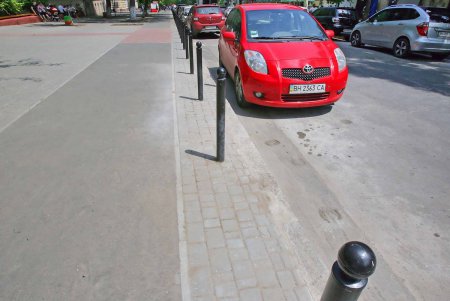 В Одессе в натуре прописалась первая капитальная велодорожка (фоторепортаж)