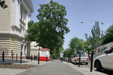 В Одессе в натуре прописалась первая капитальная велодорожка (фоторепортаж)