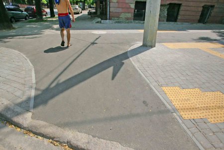 В Одессе в натуре прописалась первая капитальная велодорожка (фоторепортаж)