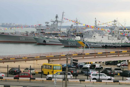 Военный флот Украины отметил первые четверть века своей новейшей истории (фоторепортаж)