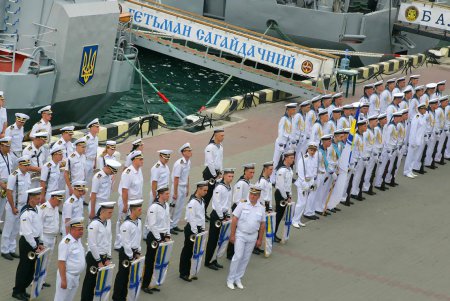 Военный флот Украины отметил первые четверть века своей новейшей истории (фоторепортаж)