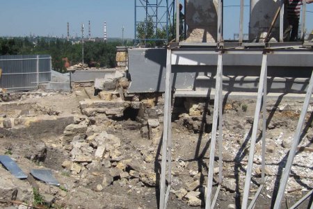 На Воронцовской колоннаде продолжаются реставрационные работы (фоторепортаж)