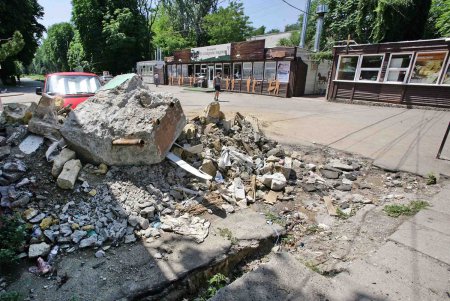 «Преображенский»: новая жизнь парка начинается от нового забора (фоторепортаж)
