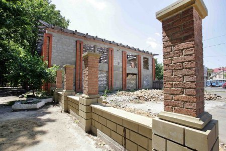 «Преображенский»: новая жизнь парка начинается от нового забора (фоторепортаж)