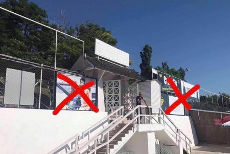 Одесские коммунальщики демонтировали незаконную рекламу «с  видом на море» (фото)