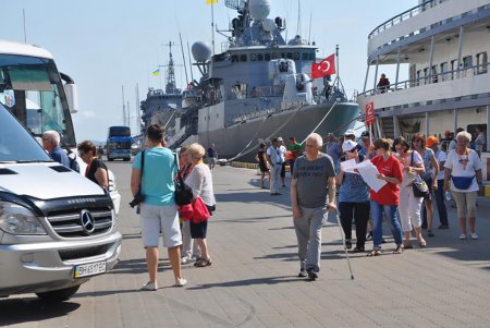 «Принцесса Днепра» позаботилась о культурном досуге для своих пассажиров (фото)