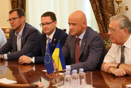 Мэр Одессы обсудил с европейскими экспертами механизмы внедрения «зеленой экономики» (фото)
