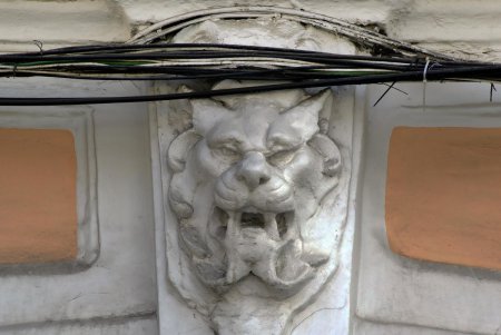 Кондиционеры с памятников архитектуры перенесут к Карлсону, который... (фоторепортаж)