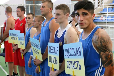 Боксеры из 11 стран «выясняют отношения» на одесском ринге (фоторепортаж)