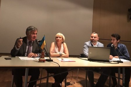 Марсель изучает приглашение на участие в программе «Одесса 5Т» (фото)