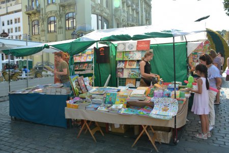 «Зеленая волна» в Одессе: книги на любой вкус, цвет, переплет и язык (фото)