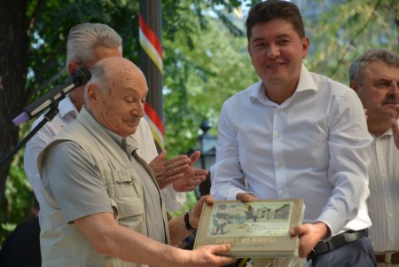 Старая Одесса в открытках: в Городском саду проходит уникальная фотовыставка (фото)