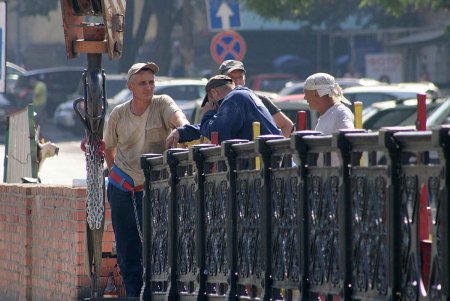 На мост Коцебу после реставрации вернули аутентичные решетки (фоторепортаж) 