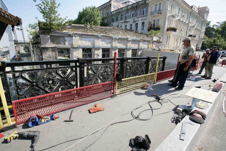 На мост Коцебу после реставрации вернули аутентичные решетки (фоторепортаж) 