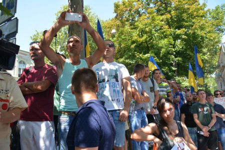 «Кадорровцы» подрались с полицейскими — промежуточный итог митинга под прокуратурой Одесской области (фото)