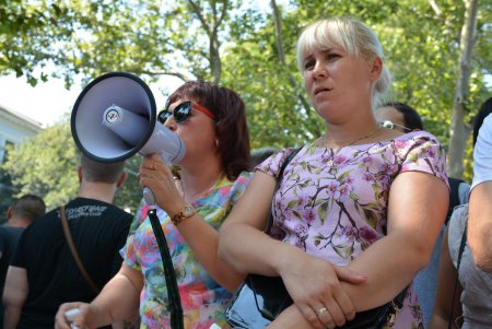 «Кадорровцы» подрались с полицейскими — промежуточный итог митинга под прокуратурой Одесской области (фото)