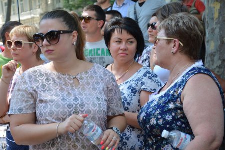 «Кадорровцы» подрались с полицейскими — промежуточный итог митинга под прокуратурой Одесской области (фото)