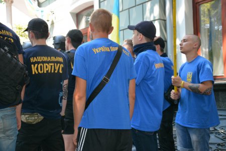 «Кадорровцы» подрались с полицейскими — промежуточный итог митинга под прокуратурой Одесской области (фото)