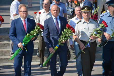 В Одессе отмечают 76-ю годовщину начала Героической обороны города-героя (фото) 